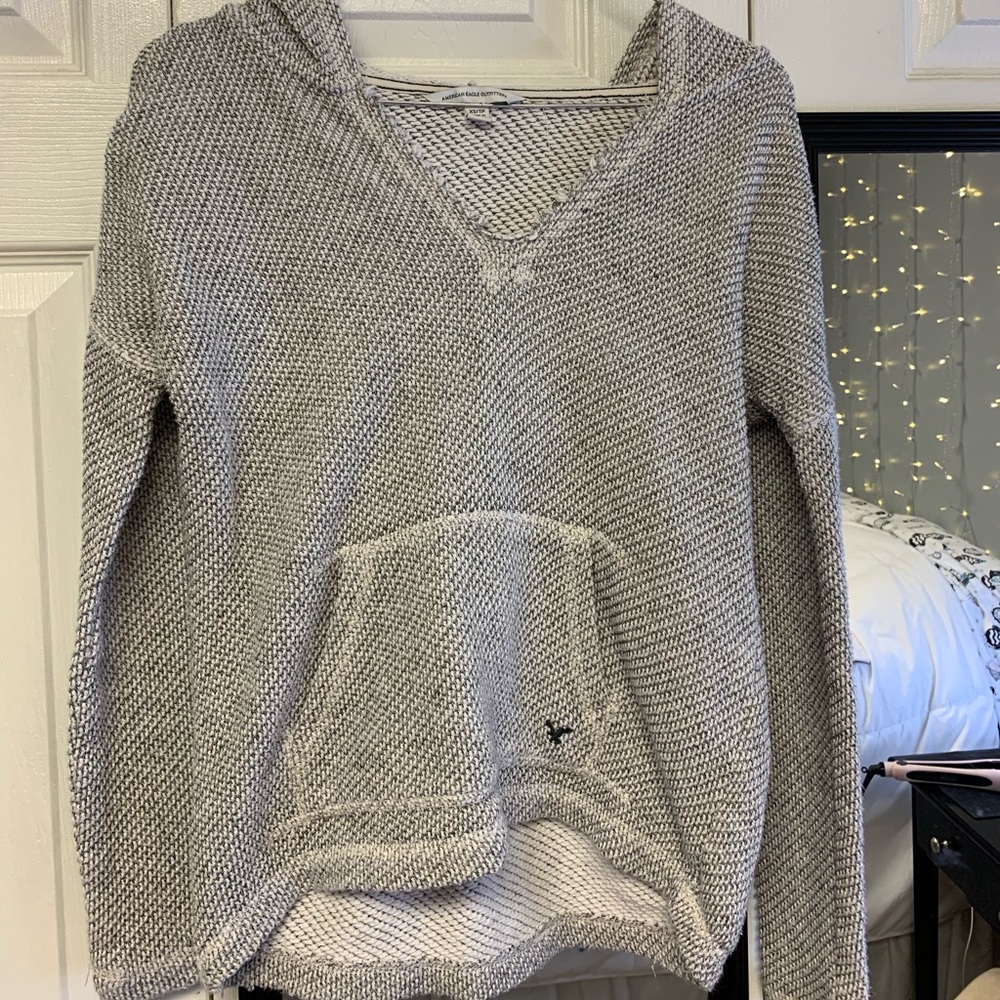 Hooded woven pull-over